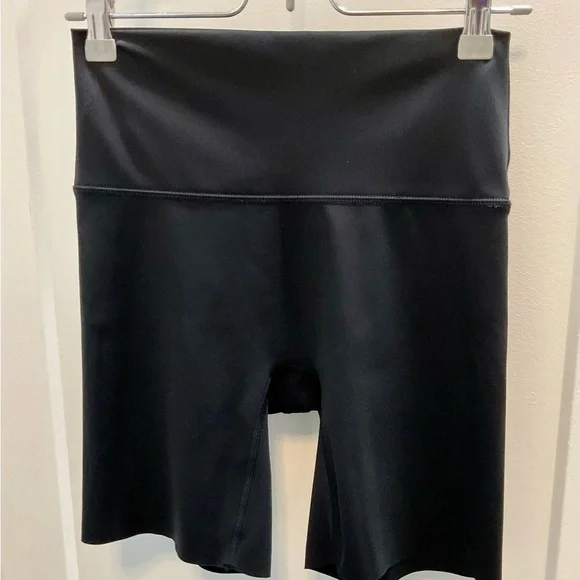 OFFLINE By Aerie Goals 7" Bike Short - Picture 5 of 6